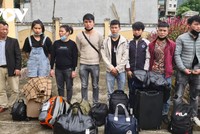 Đồn Biên phòng Sóc Giang (Bộ đội Biên phòng Cao Bằng) phát hiện 8 công dân nhập cảnh trái phép.