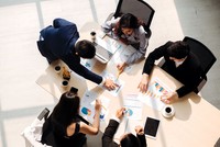 Sự ra đời của các quỹ ETF mới và nhanh chóng hút vốn lớn tạo ra tâm lý tích cực trên thị trường.