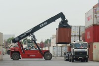 Giảm được tối đa chi phí là điều kiện sống còn của doanh nghiệp logistic. Ảnh: Dũng Minh.