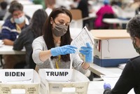 Sau 3 lần kiểm phiếu, bang Georgia tiếp tục gọi tên ông Joe Biden là người chiến thắng. (Ảnh: AP).