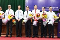 Lãnh đạo Tỉnh ủy - HĐND tỉnh Tiền Giang chúc mừng nhân sự mới.