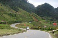 Một đoạn cua, dốc trên tuyến Quốc lộ 6 đoạn qua tỉnh Sơn La.