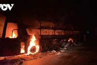 Hiện trường vụ cháy xe.