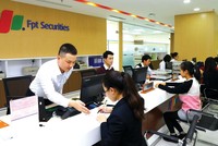 Ngày càng có nhiều nhà đầu tư trong, ngoài nước nhìn thấy cơ hội và tham gia vào TTCK Việt Nam. Ảnh: Dũng Minh.