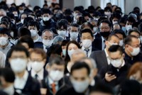 Nhật Bản xem xét tuyên bố tình trạng khẩn cấp đối với khu vực Tokyo. Ảnh: Reuters.