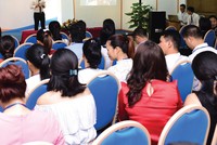 Các khóa học làm giàu nhanh của kênh bán hàng đa cấp và giao dịch ngoại hối thu hút hàng ngàn người tham gia. Ảnh: Dũng Minh.