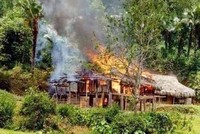 Toàn bộ ngôi nhà bị thiêu rụi.