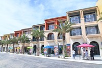 Dãy shophouse khu biển chuẩn bị được vận hành.