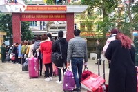 Số lượng người về quá đông đã khiến các khu cách ly tập trung trên địa bàn tỉnh Lạng Sơn rơi vào tình trạng quá tải.