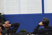 Chỉ số VN-Index trong tháng đầu năm 2021 giảm 4,28%.