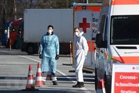 Một điểm xét nghiệm COVID-19 ở Kiefersfelden gần biên giới Đức và Áo, ngày 14/2 vừa qua. (Ảnh: AFP/TTXVN).