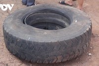 Chiếc lốp ô tô bất ngờ phát nổ khiến ông Hiển tử vong.