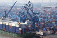 Hàng nặng, nhẹ đều gặp khó như nhau: thiếu container, thời gian vận chuyển dài, giá tăng.
