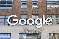 Biểu tượng Google tại văn phòng ở New York, Mỹ. (Ảnh: Kyodo/TTXVN).