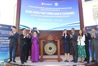 Madam Nga bày tỏ cảm xúc đặc biệt trong màu tím ngày chào sàn cổ phiếu của SeABank