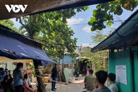 Cơ quan chức năng phong tỏa hiện trường vụ cháy để điều tra nguyên nhân.