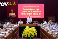 Ông Trần Tiến Dũng, Chủ tịch UBND tỉnh Lai Châu chia sẻ với những khó khăn của doanh nghiệp; đồng thời, khẳng định Lai Châu sẽ tiếp tục đồng hành cùng các nhà đầu tư để phát triển.