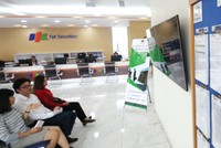 Khuôn khổ pháp lý của Việt Nam phải bắt đầu xác định một lằn ranh đỏ, không để hoạt động cung cấp thông tin “thoải mái” quá như hiện nay. Ảnh: Dũng Minh.