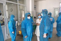 PGS.TS Lương Ngọc Khuê, Cục trưởng Cục Quản lý khám chữa bệnh làm việc tại BVĐK khu vực Phúc Yên. (Ảnh: Thái Bình).