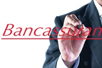 Các hợp đồng phân phối bảo hiểm độc quyền liên tục được ký kết.