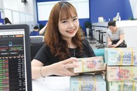 Nhà đầu tư mới và dòng tiền mới tiếp tục tìm kiếm cơ hội từ kênh chứng khoán.