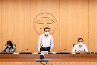 Chủ tịch UBND TP Chu Ngọc Anh tại buổi họp diễn ra sáng nay 21/5.