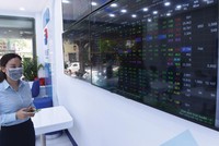 Động lực kéo VN-Index vượt 1.300 điểm thời gian qua được đánh giá ở nhóm cổ phiếu ngân hàng.