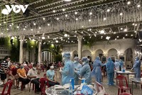 Tổ chức lấy mẫu xét nghiệm giám sát toàn phường 15 tại quận Gò Vấp (Ảnh: Trung tâm y tế quận Gò Vấp).