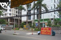 Khoanh vùng cách ly để mở rộng điều tra dịch tễ các trường hợp có liên quan đến ca mắc Covid-19.