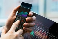 Đắng lòng trong giới chứng khoán: Đặt lệnh nhầm