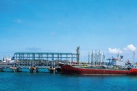 Hoạt động xuất bán sản phẩm của Nhà máy lọc dầu Dung Quất.