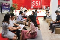 Theo số liệu từ VSD, số lượng tài khoản do nhà đầu tư trong nước mở mới tháng 5/2021 tăng vọt lên 113.674 tài khoản, cao nhất trong lịch sử thị trường.