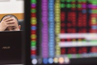 Cổ phiếu “vua” tạm nhường ngôi