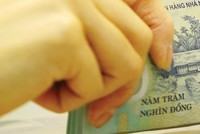 Dòng tiền dịch chuyển sang kênh chứng khoán là dễ hiểu theo nguyên lý “nước chảy chỗ trũng”. Ảnh: Dũng Minh.