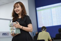 Các nhóm ngành được kỳ vọng cao là ngân hàng, chứng khoán, vật liệu xây dựng, phân bón... Ảnh: Dũng Minh.