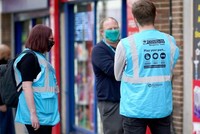 Nhiều nước điều chỉnh chiến lược chống Covid-19. Ảnh minh họa: BBC.