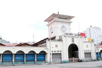 Chợ Bến Thành, Quận 1 đã đóng cửa theo tinh thần Chỉ thị số 16/CT-TTg. (Ảnh: Xuân Khu/TTXVN).