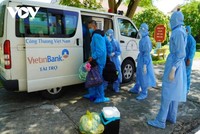 Ngành y tế Quảng Bình trong một lần truy vết các F1 của ca mắc Covid-19.