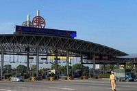 Sở Giao thông vận tải yêu cầu đối với phương tiện được cấp thẻ nhận diện phương tiện rồi thì không cần phải dừng kiểm tra. (Ảnh: Minh Sơn/Vietnam+).