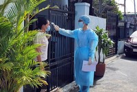 Lực lượng y tế kiểm tra sức khỏe người dân TP Biên Hòa. (Ảnh: Trung tâm Kiểm soát bệnh tật tỉnh Đồng Nai).