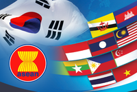 ASEAN và Hàn Quốc đã tiến hành các cuộc đàm phán để nâng cấp Hiệp định thương mại tự do (FTA) và hạ thấp hơn nữa các rào cản thương mại.