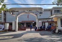 Trung tâm Y tế thành phố Đông Hà tạm dừng hoạt động sau khi phát hiện một nhân viên y tế dương tính SARS-CoV-2.