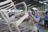 Mất đơn hàng đang là nỗi lo của doanh nghiệp xuất khẩu gỗ.