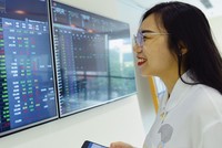 Nhiều cổ phiếu xây dựng, vật liệu xây dựng đang hưởng lợi từ đầu tư công.