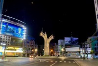 Vòng xoay Đèn 4 Ngọn không bóng người trong thời gian áp dụng giãn cách theo Chỉ thị 16. (Ảnh: Thanh Sang/TTXVN).