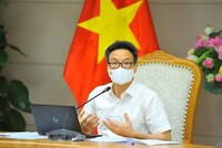 Phó Thủ tướng Vũ Đức Đam chủ trì cuộc họp. (Ảnh: Minh Đức/TTXVN).