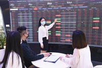 Giá dầu tăng cao giúp nhóm cổ phiếu dầu khí thu hút sự quan tâm của nhiều nhà đầu tư.