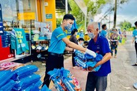 Thế Giới Di Động và Điện máy Xanh trao tặng 2.000 tấn gạo tại 23 tỉnh, thành phía Nam