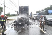 Lực lượng chữa cháy đã kịp thời dập tắt vụ cháy. (Ảnh: TTXVN phát).