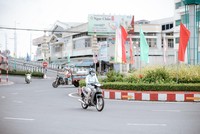 Người dân nội tỉnh Bến Tre đi lại bình thường.